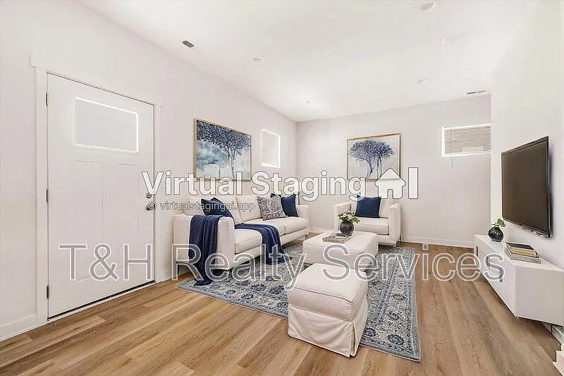 2 bed, 2.5 bath, 938 sqft, $1,525 — Photo 3