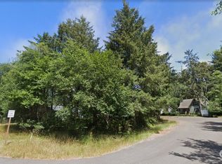 390 Mount Olympus Ave SE, Ocean Shores, WA