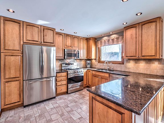 5th image of 9158 Cotters Ridge Rd