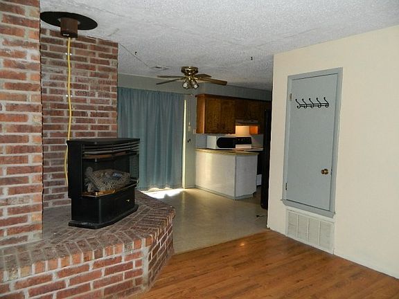 4th image of 4808 NW Hoover Ave