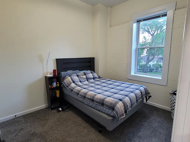 221 Glen St. — Photo 10