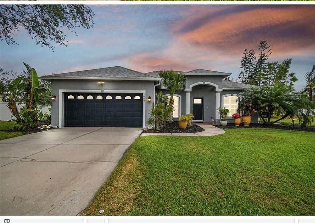 1604 21st Ave W - Property Image
