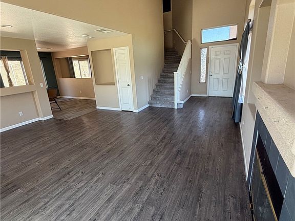5th image of 437 Waterbrook Dr