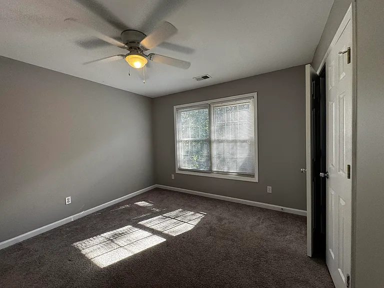 2224 Wilmington Ln — Photo 30