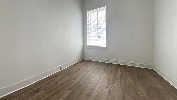 364 King St #1B — Photo 2