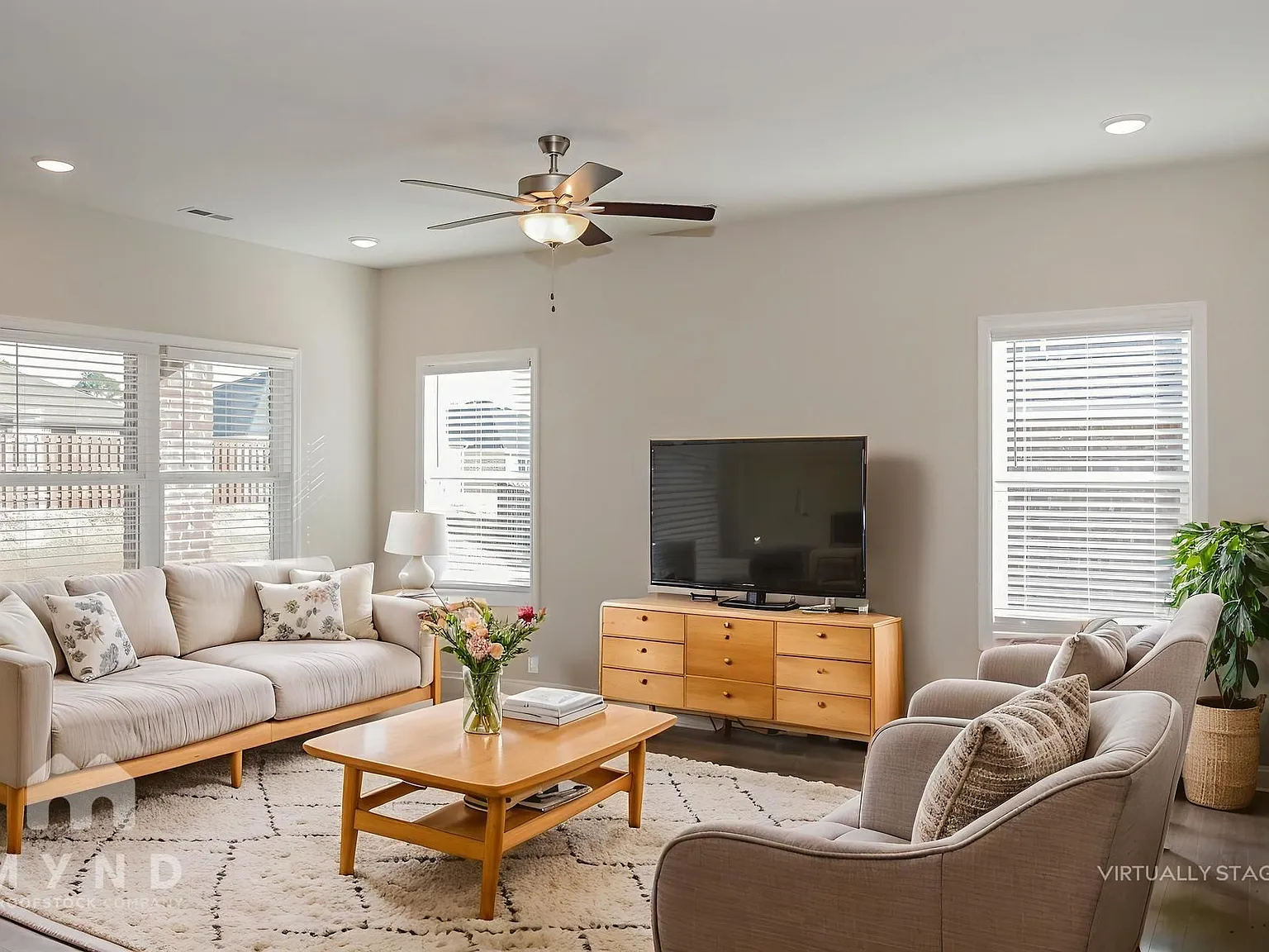 3 bed, 2.0 bath, 1620 sqft, $1,659 — Photo 2