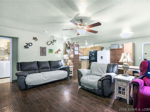 4th image of 411 Valley Spring Rd