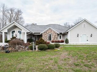 1051 Foxcliff Dr, Mebane, NC 27302