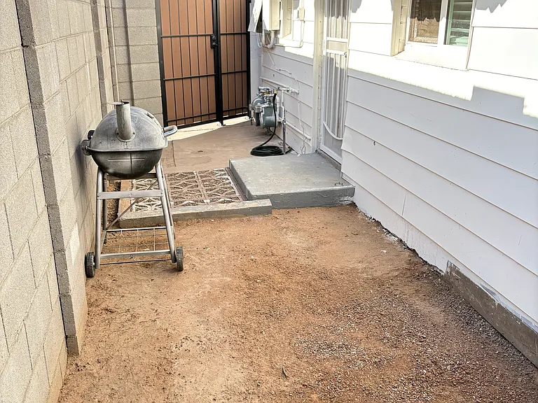 618 E Clarendon Ave #A — Photo 16