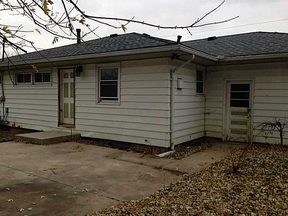 3rd image of 833 W Ashton Ave