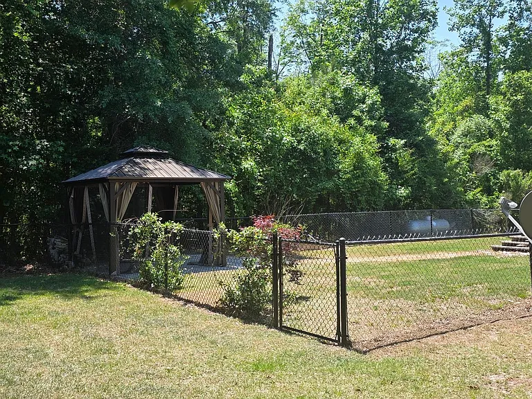 113 Lakeland Dr — Photo 10