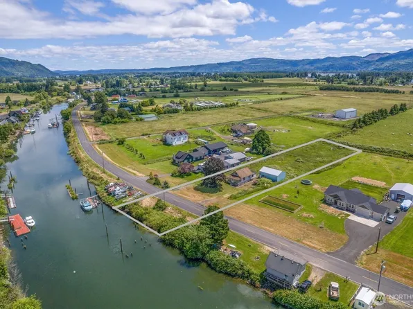 159 S Welcome Slough Road, Cathlamet, WA 98612