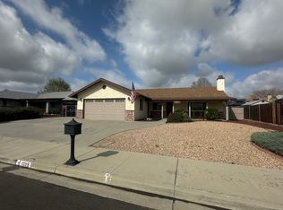 1055 Corwin Pl, Hemet, CA 92544