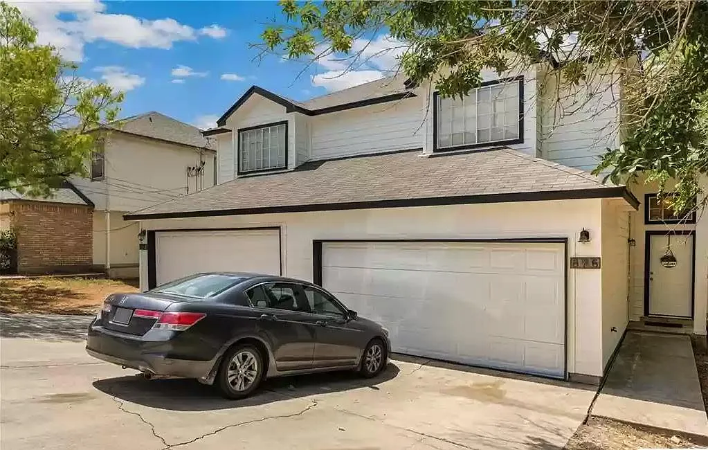 876 Side of Duplex - 876 Sagewood Trl #876