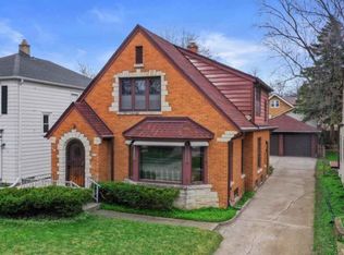 2524 N 68th St #A, Wauwatosa, WI 53213