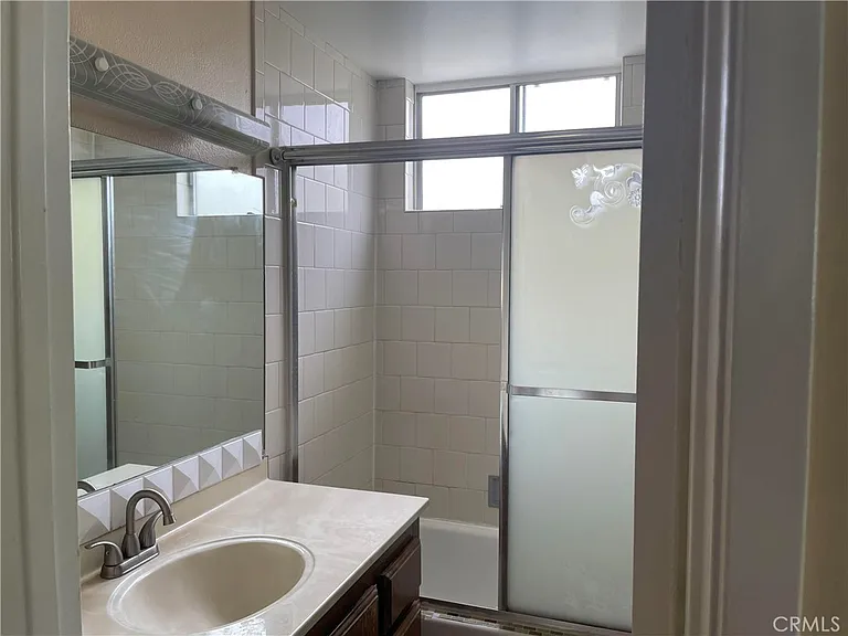 2240 Electra Ave — Photo 9