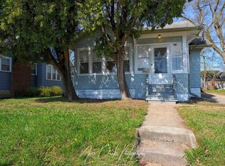 960 N Lewis Ave, Waukegan, IL 60085