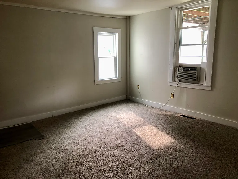 60 E Main St — Photo 9