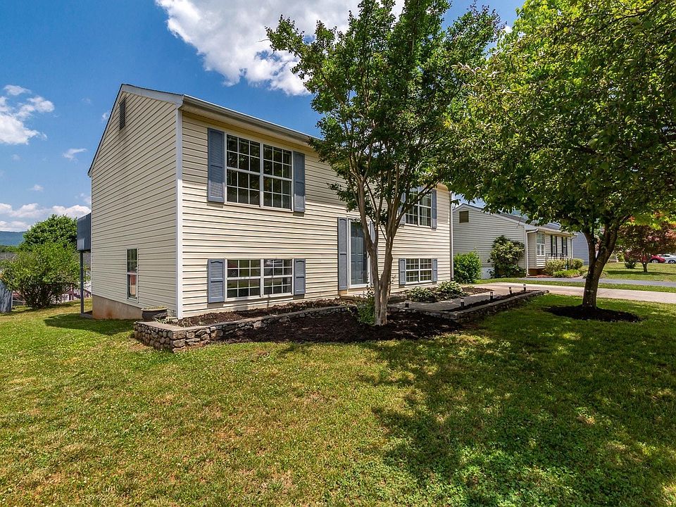1st image of 820 Orlando Ct