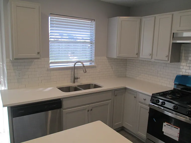 16714 Cheshire Place Dr — Photo 11