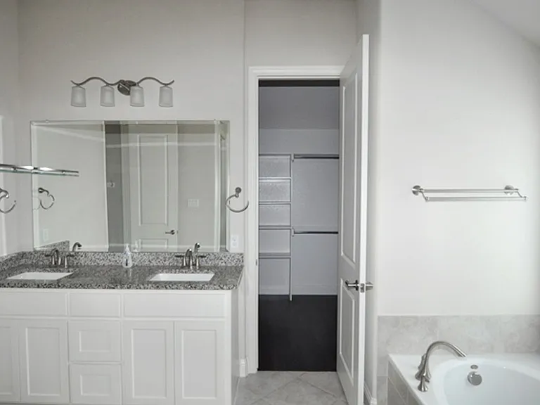 9948 Haversham Dr — Photo 13