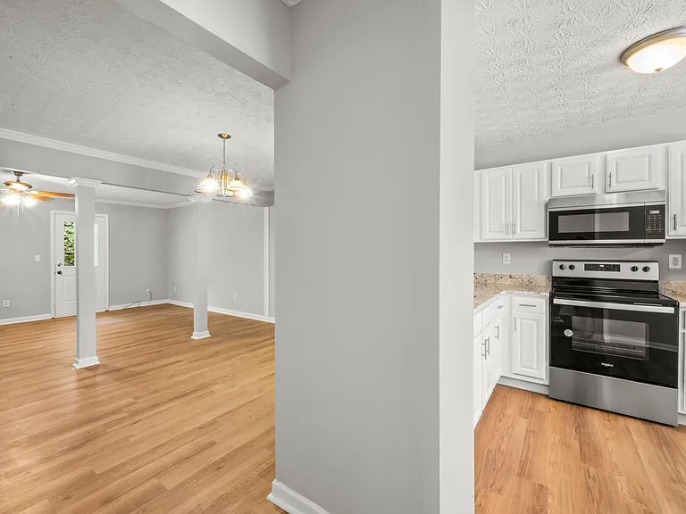 2754 Valley Green Dr — Photo 9