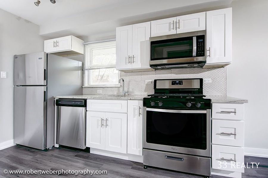 1st image of 459 Oak St #3