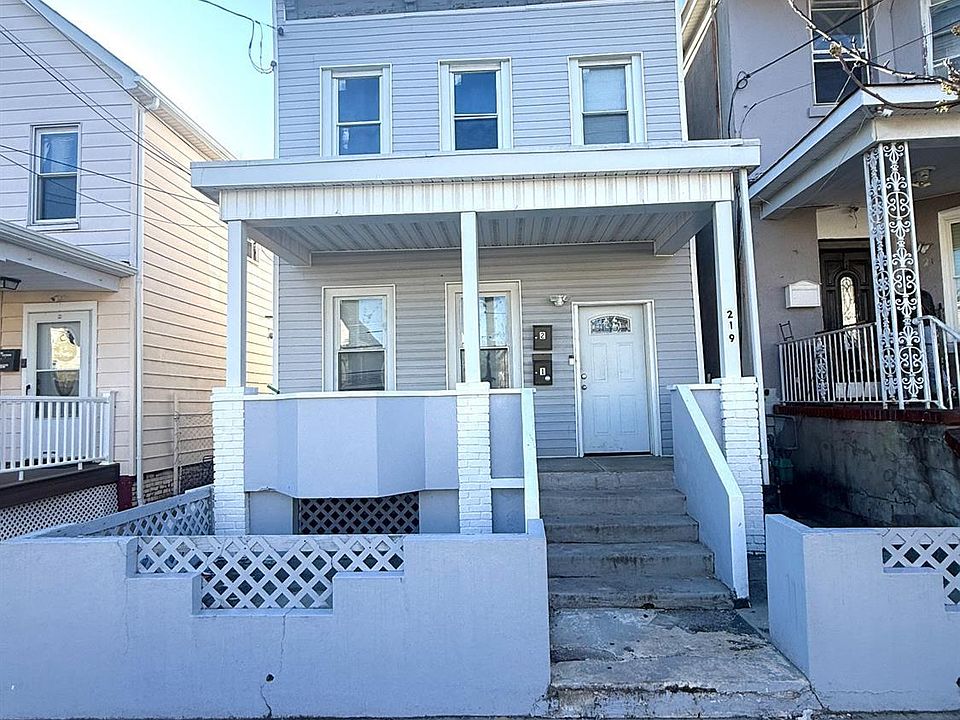 1st image of 219 1st St