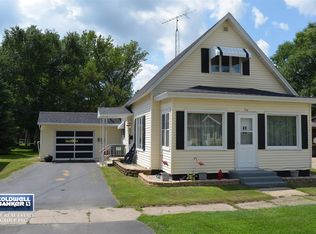216 Maple St, Redgranite, WI 54970