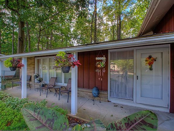 2nd image of 1183 Berwick Ln