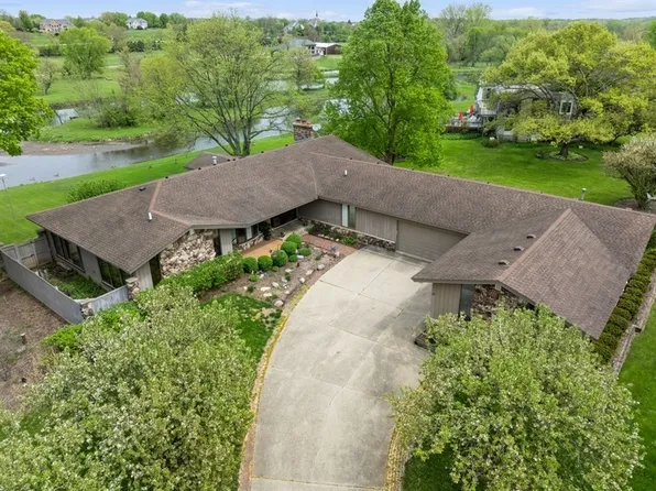 35W120 Duchesne Dr, Dundee, IL 60118