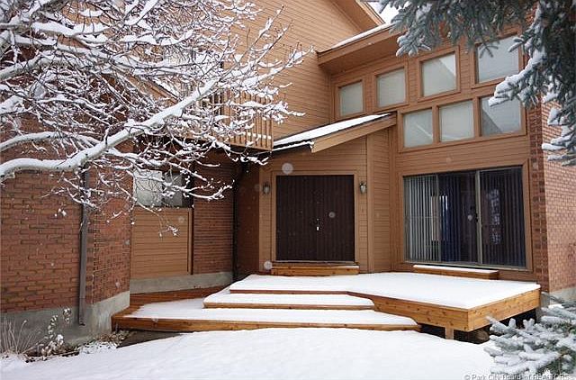 1st image of 3904 N Village Round Dr