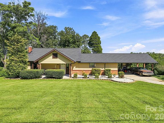 3rd image of 3803 Cook Rd
