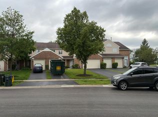 1044 Bedford Dr, Carol Stream, IL 60188