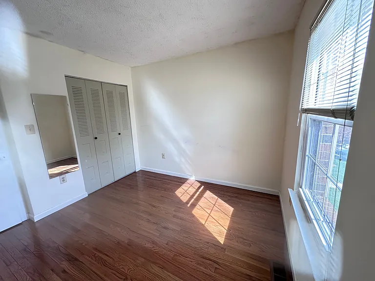 543 Manchester Ct — Photo 9