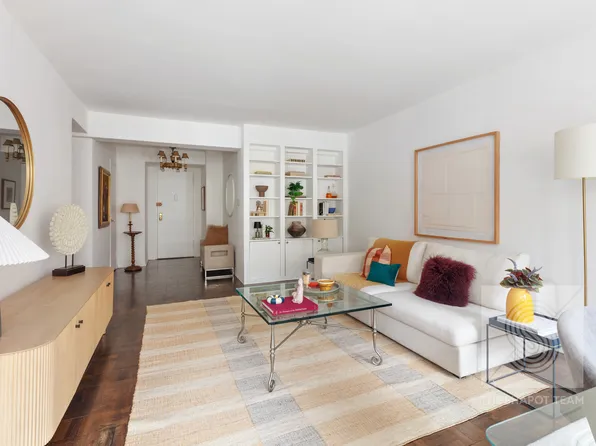 120 East 36th Street image 2 of 14