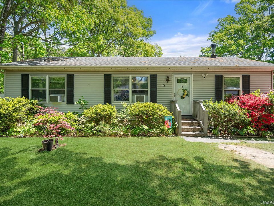 1st image of 209 Cypress Drive