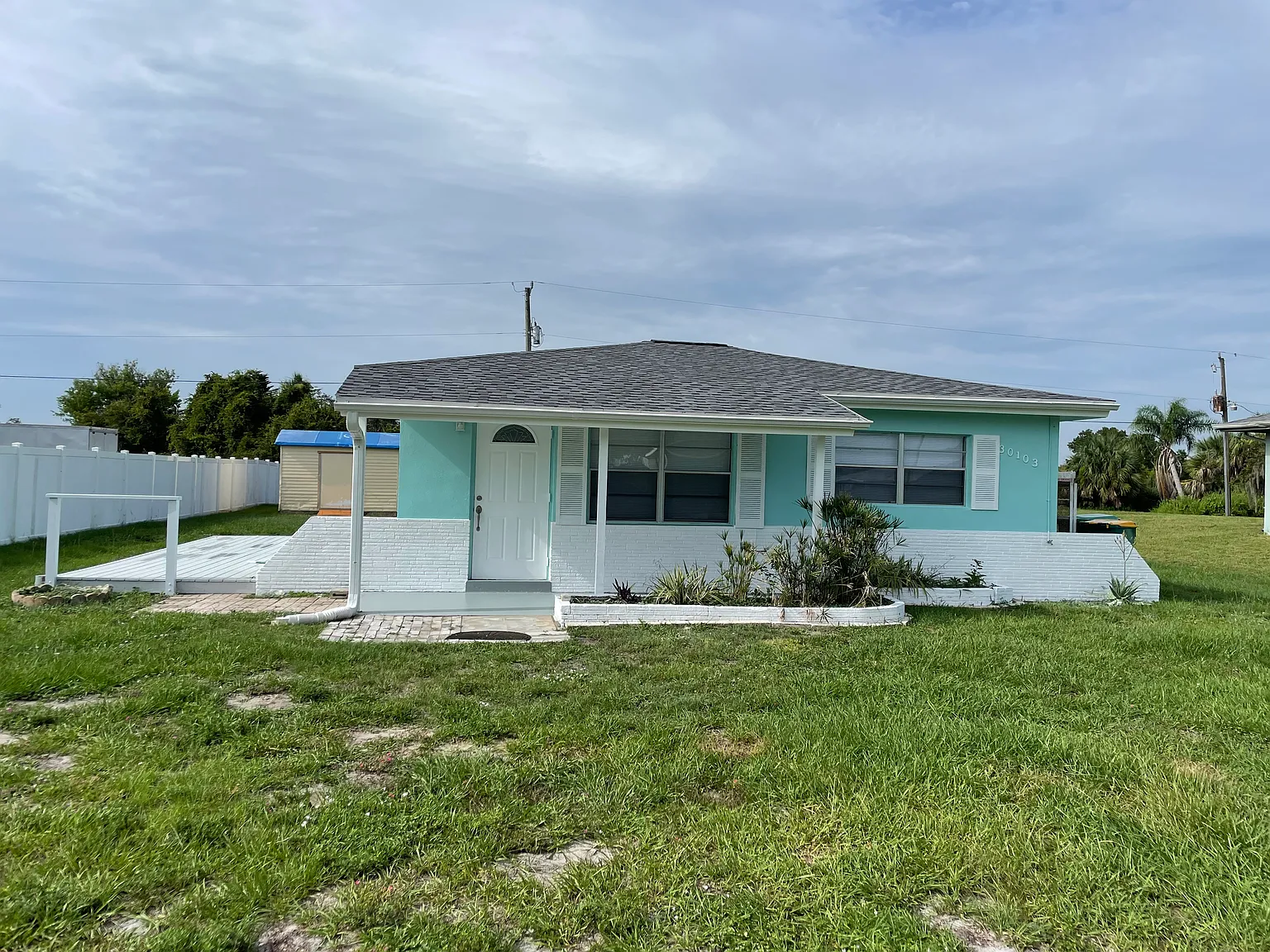 2 bed, 700 sqft, $1,400 — Photo 1