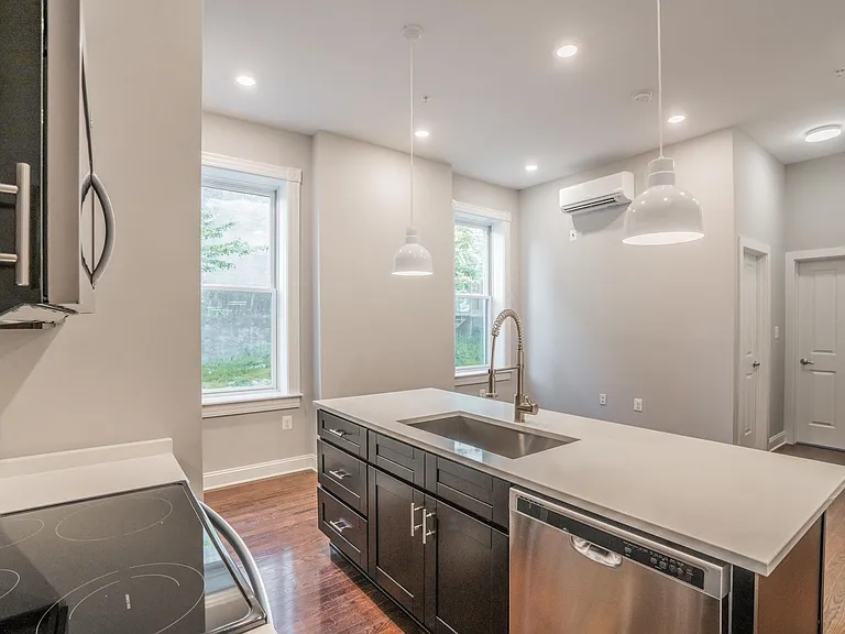 310 E Lanvale St — Photo 23