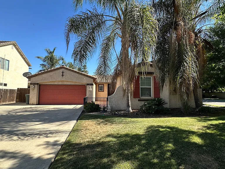 4441 W Elowin Ave — Photo 1