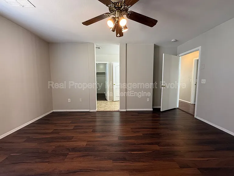 3930 W Irwin Ave — Photo 15