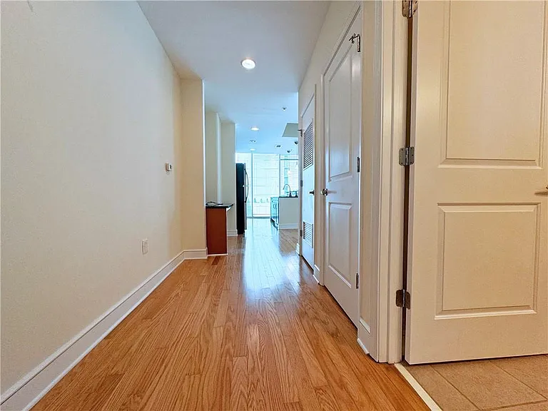 44 Peachtree Pl NW #929 — Photo 2