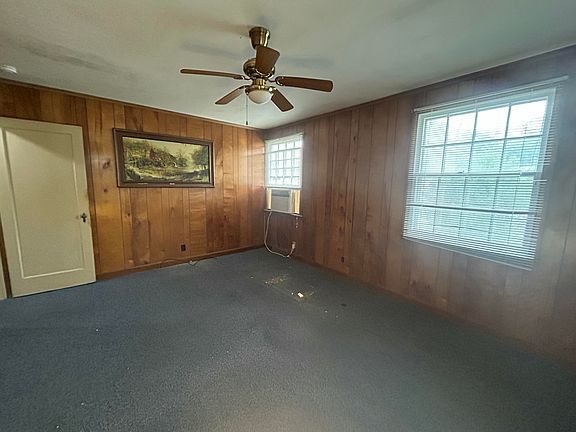 4th image of 1457 E Montague Ave