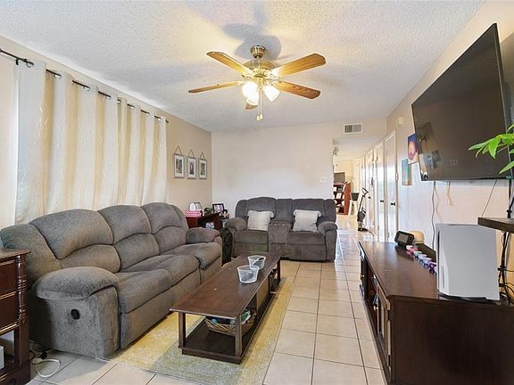 3rd image of 516-18 S Carrollton Ave