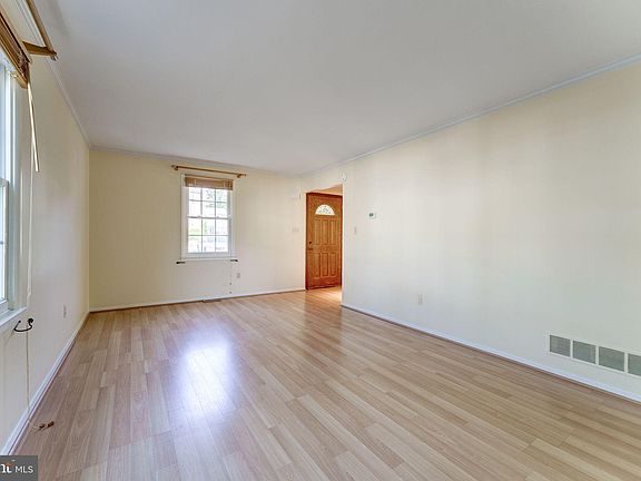 3rd image of 1854 Sharwood Pl