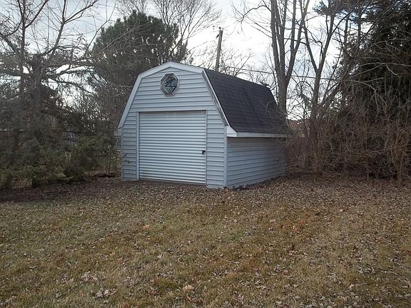 4th image of 18752 S Marshall Ct