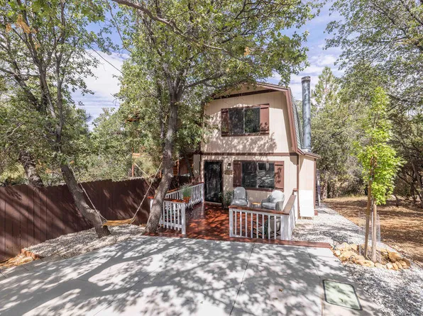 459 Inyo Ave, Sugarloaf, CA 92386