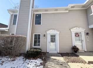 455 Kensington Ct, Naperville, IL 60563