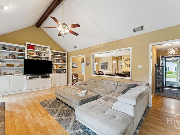 3rd image of 14 E Deerwood Road