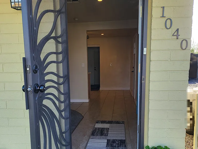 1040 N 27th Pl — Photo 16
